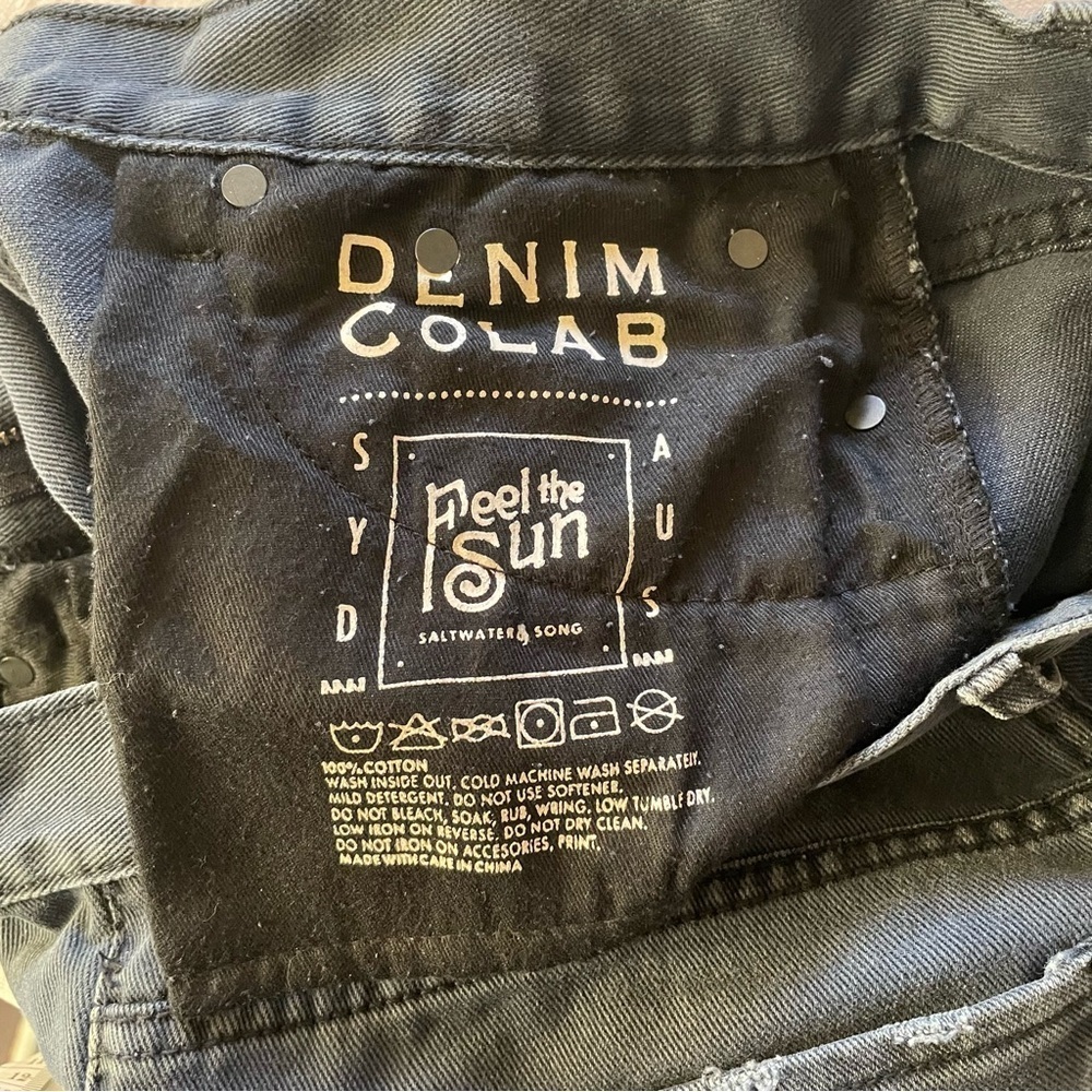 Denim Colab Boyfriend Jeans Women’s 8 Black Stonewashed Goth Grunge Distressed - Picture 16 of 16
